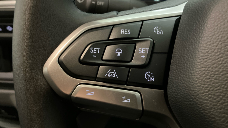 Volkswagen Transporter T32 Swb Electric 160kW 65kWh Commerce Pro Van Auto